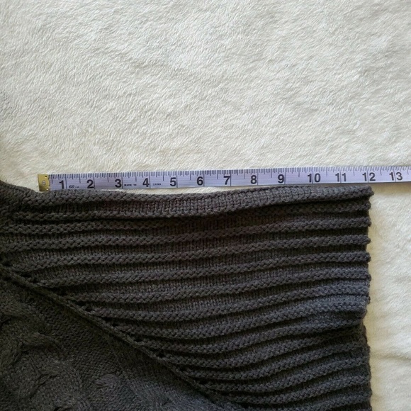 ROMEO & JULIET Short Sleeve Cowl Neck Sweater - Picture 5 of 6